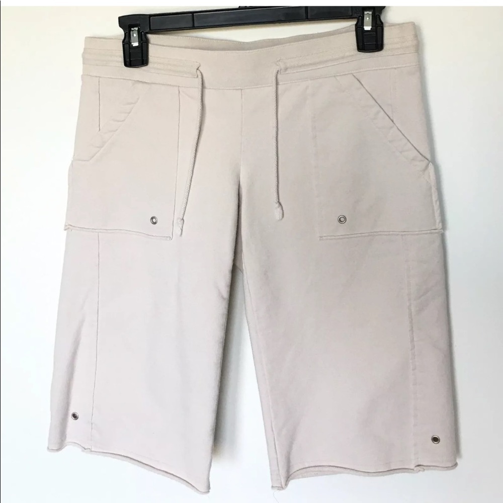 Cream / Off White Old Navy Bermuda Junior shorts